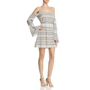 𝅺CUPCAKES & Cashmere BNWT Cold Shoulder Mini Dress Sz Medium